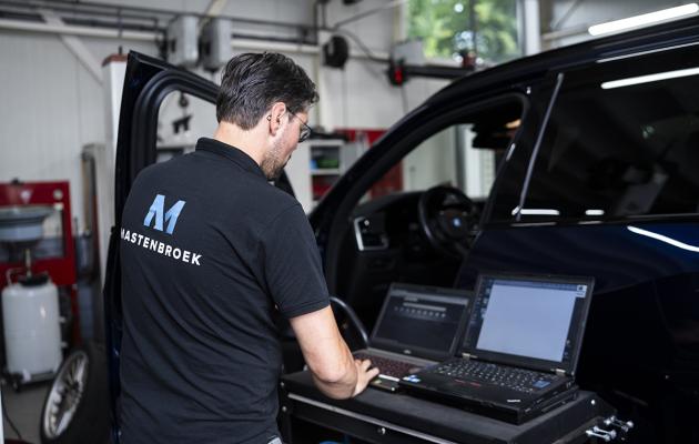 Auto uitlezen en resetten in garage